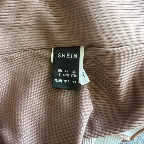 SHEIN Neutral Color block Cropped Tank Size Large - Picture 5 of 5